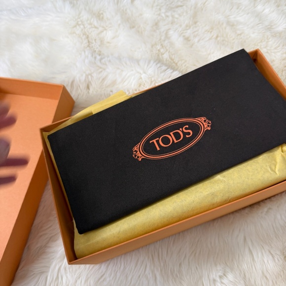 Tod’s Gommino Loafers in Suede brown brand new size 35 - Picture 7 of 16